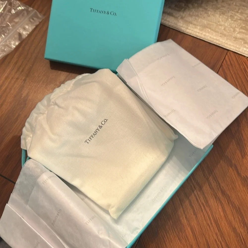 Tiffany & Co. Green Waves and Gold Zippered Wallet